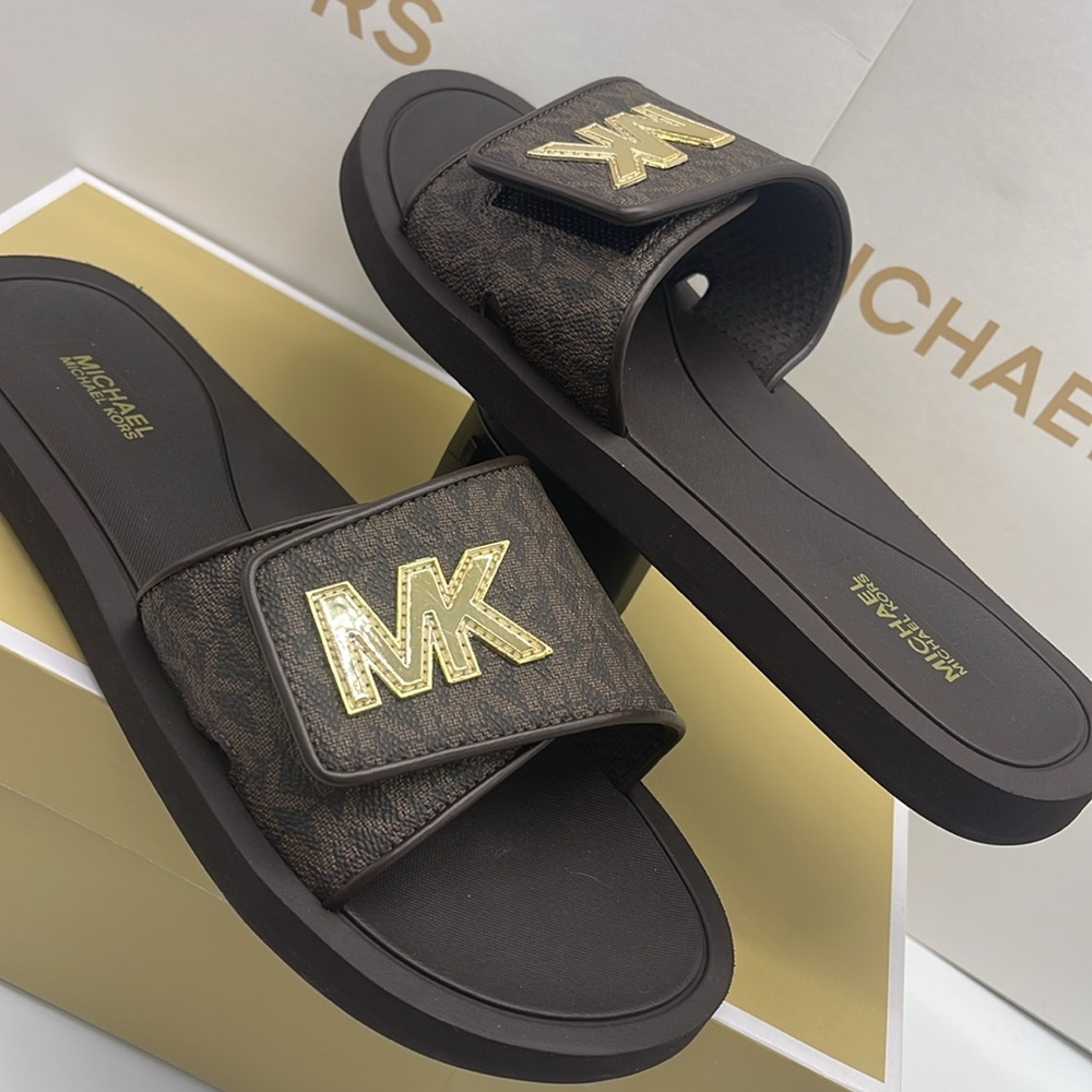 MICHAEL KORS Palmer Signature Logo Slide Sandal
Brown 
NWT - Picture 10 of 16